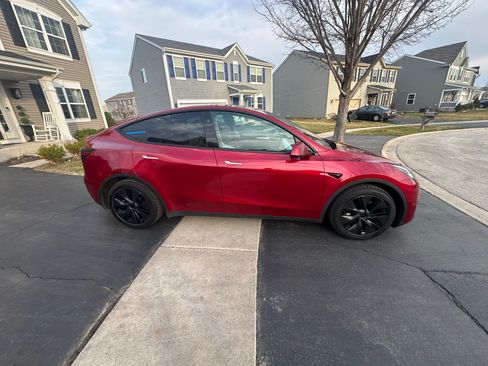 Used 2024 Tesla Model Y Long Range image 4