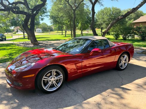 Used 2010 Chevrolet Corvette Convertible w/ Preferred Equipment Group RWD image 16