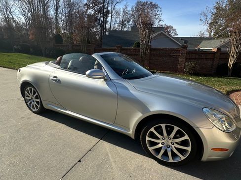 Used 2002 Lexus SC 430 Convertible image 1