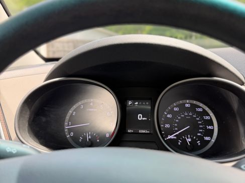 Used 2018 Hyundai Santa Fe Sport w/ Cargo Package FWD image 13