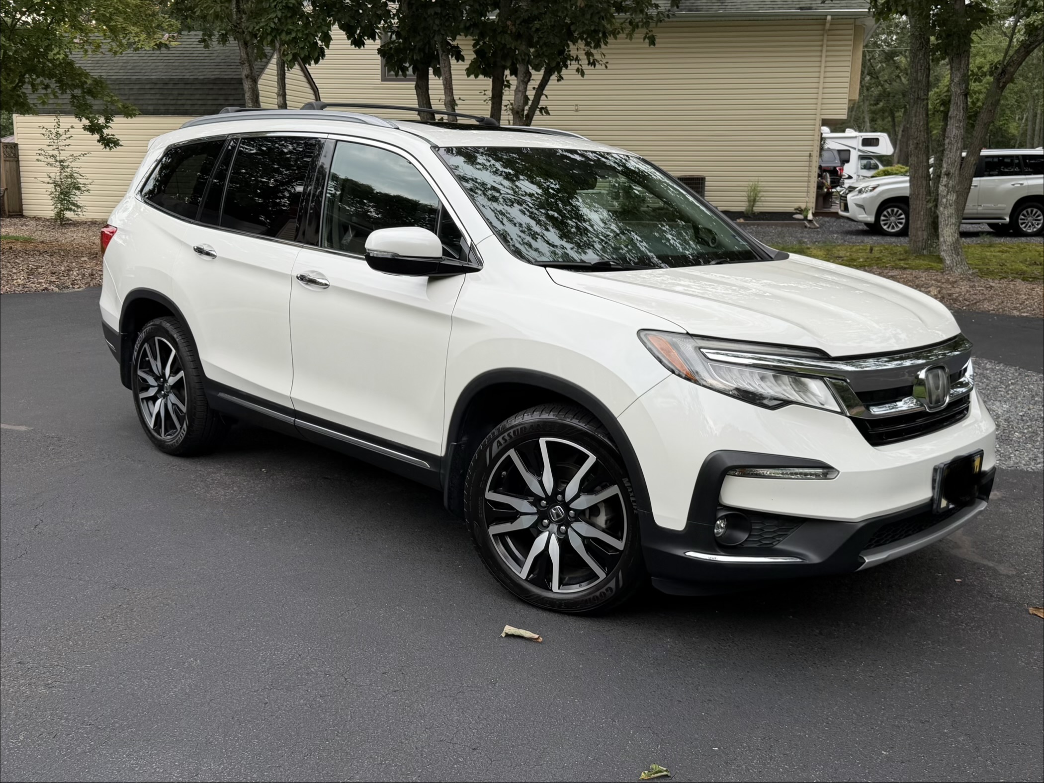 Used 2019 Honda Pilot Elite image 4