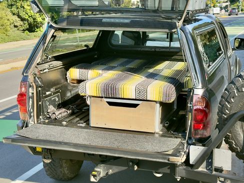 Used 2013 Toyota Tacoma 4x4 Regular Cab image 11