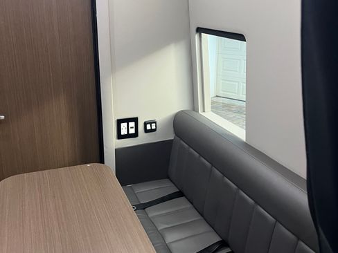 Used 2019 Mercedes-Benz Sprinter 3500 image 4