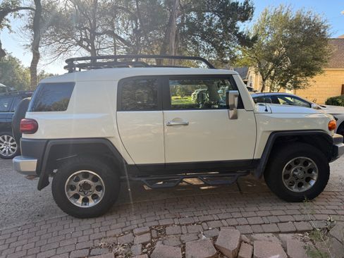 Used 2013 Toyota FJ Cruiser 4WD image 5