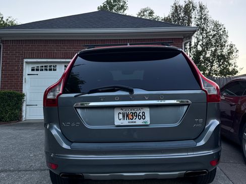 Used 2016 Volvo XC60 T5 Platinum w/ Climate Package image 9