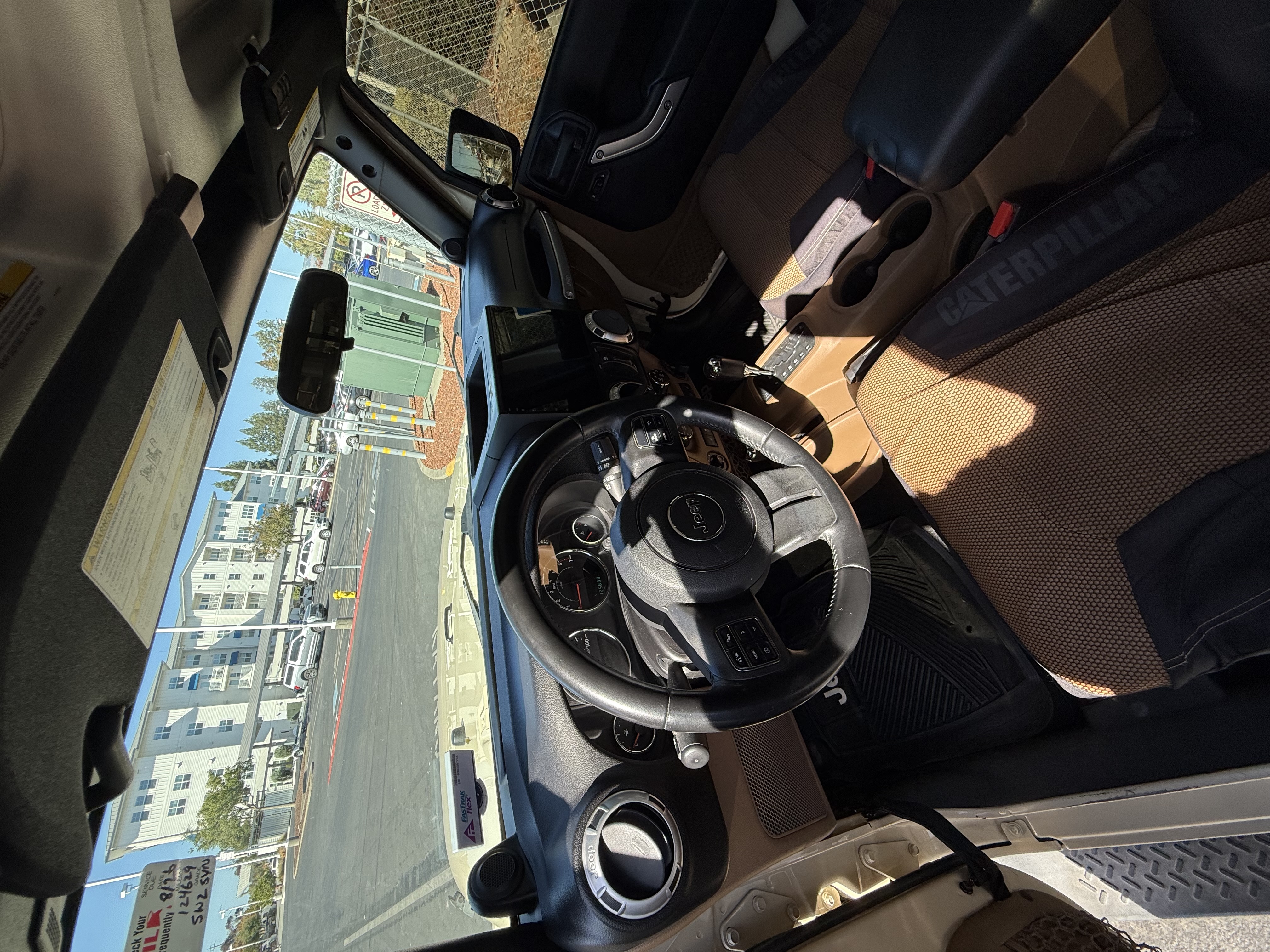 Used 2011 Jeep Wrangler Unlimited Sahara w/ Connectivity Group AWD/4WD image 15