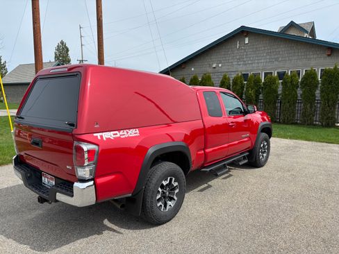 Used 2023 Toyota Tacoma TRD Off-Road image 8