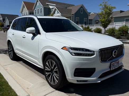 Used 2021 Volvo XC90 T5 Momentum w/ Protection Package AWD/4WD image 1