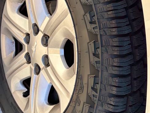 Used 2012 Chevrolet Traverse LS FWD image 13