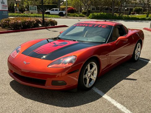 Used 2005 Chevrolet Corvette Coupe w/ Preferred Equipment Group image 1