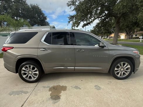Used 2018 Chevrolet Traverse Premier w/ Driver Confidence II Package image 8
