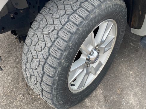 Used 2013 Ford F150 Lariat w/ Luxury Equipment Group image 13