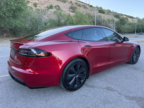 Used 2024 Tesla Model S AWD/4WD image 2