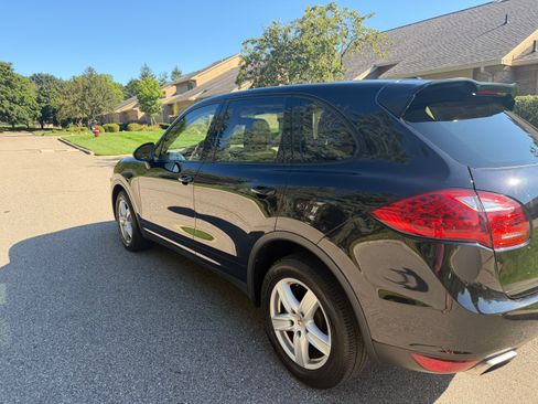 Used 2012 Porsche Cayenne AWD/4WD image 5