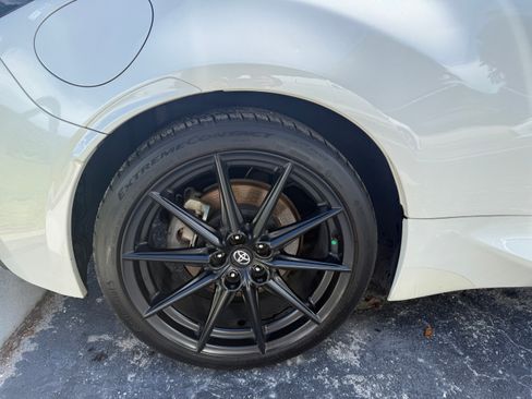 Used 2023 Toyota GR86 Premium image 9