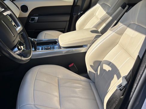 Used 2020 Land Rover Range Rover Sport HSE image 13