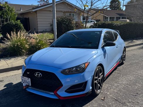 Used 2022 Hyundai Veloster N image 2