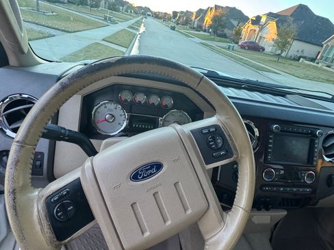 Used 2010 Ford F350 Lariat image 12