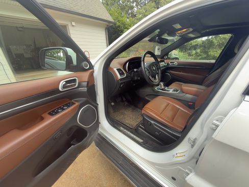 Used 2018 Jeep Grand Cherokee Summit w/ Platinum Series Group AWD/4WD image 22