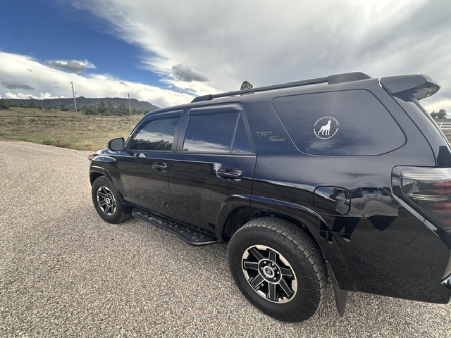 Used 2022 Toyota 4Runner TRD Off-Road Premium AWD/4WD image 2