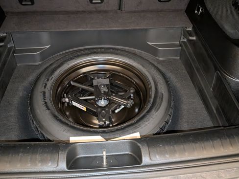 Used 2020 Jeep Cherokee Limited image 15