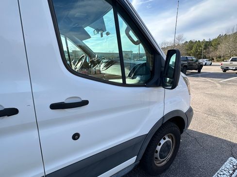 Used 2015 Ford Transit 250 130 Medium Roof image 5