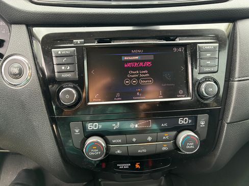 Used 2020 Nissan Rogue SV image 13