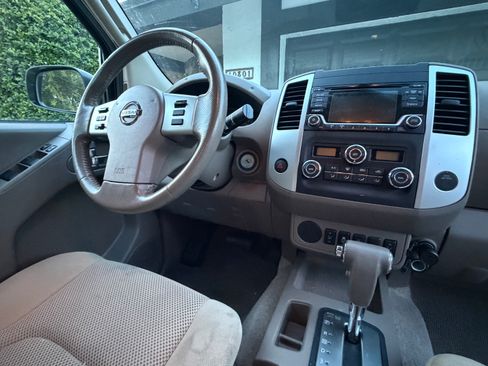 Used 2016 Nissan Frontier SV w/ SV Value Truck Package RWD image 16