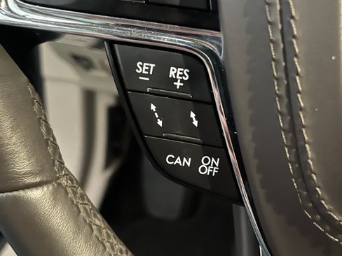 Used 2017 Lincoln Continental Reserve w/ Luxury Package image 12