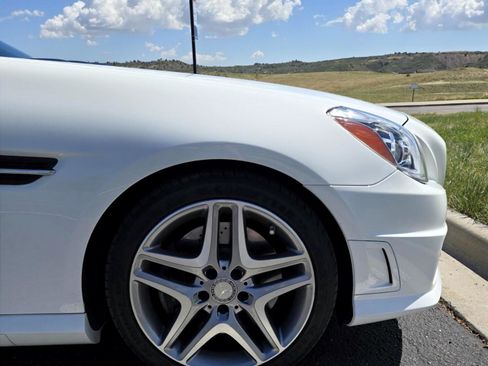 Used 2015 Mercedes-Benz SLK 350 image 19