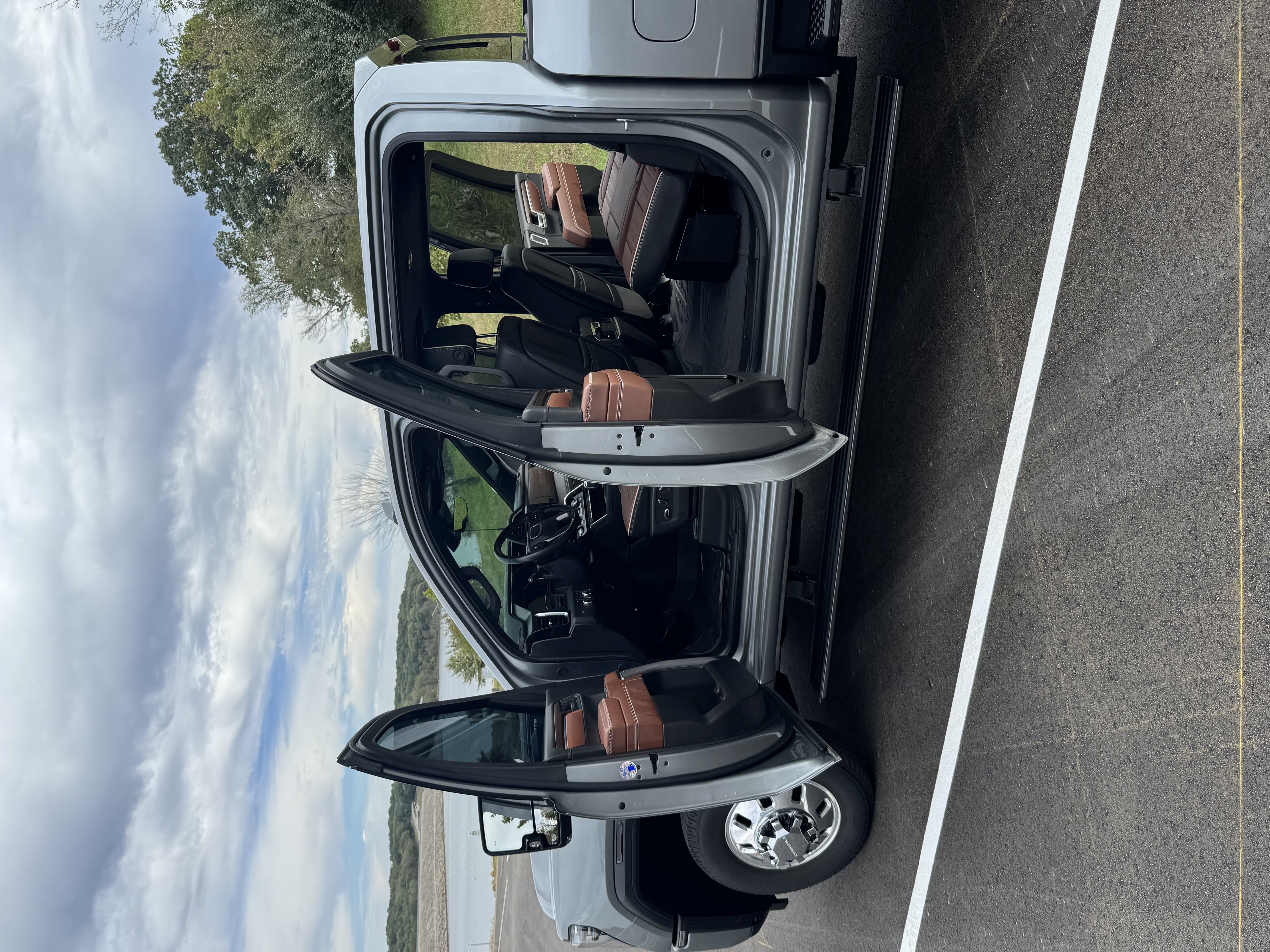 Used 2025 GMC Sierra 3500 Denali Ultimate AWD/4WD image 12