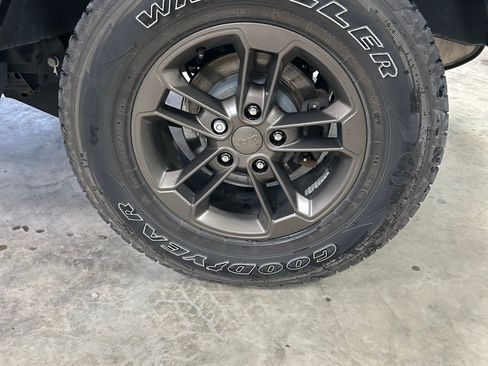 Used 2016 Jeep Wrangler Sahara image 26