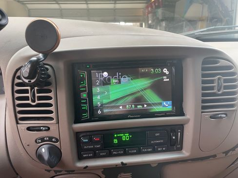 Used 2002 Ford F150 King Ranch AWD/4WD image 8