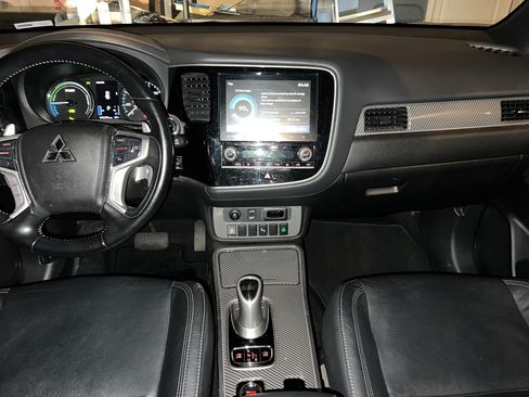 Used 2020 Mitsubishi Outlander GT image 19