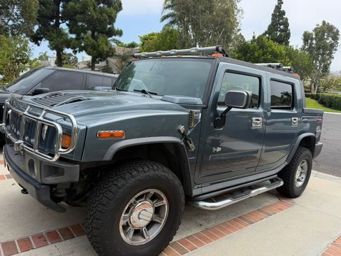 Used 2005 HUMMER H2 SUT w/ Preferred Equipment Group AWD/4WD image 4