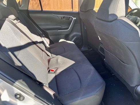Used 2019 Toyota RAV4 LE image 23