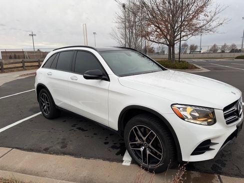 Used 2019 Mercedes-Benz GLC 300 4MATIC image 4