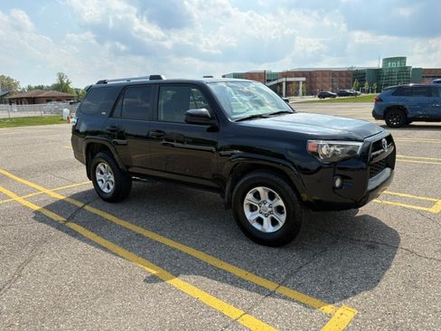 Used 2019 Toyota 4Runner SR5 RWD image 6