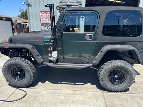 Used 2002 Jeep Wrangler Sahara AWD/4WD image 4