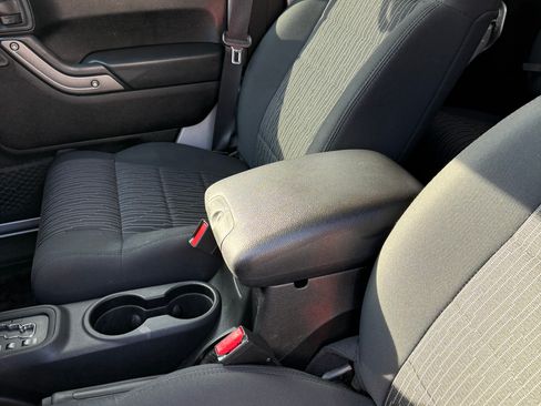 Used 2012 Jeep Wrangler Unlimited Sport image 10