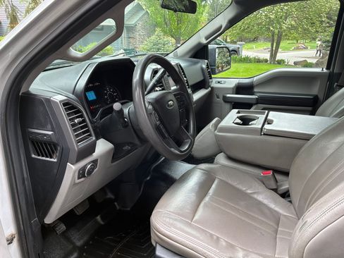 Used 2017 Ford F150 XLT AWD/4WD image 8