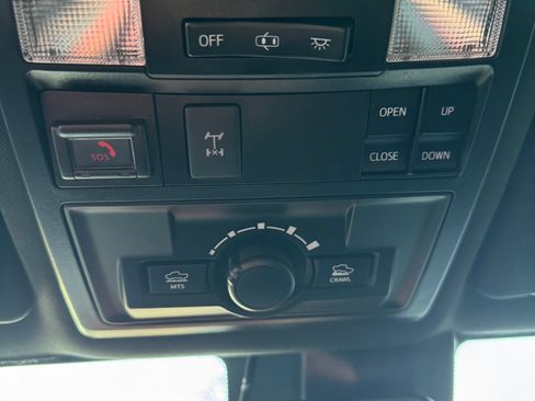 Used 2021 Toyota Tacoma TRD Off-Road w/ TRD Premium Off Road Package image 13