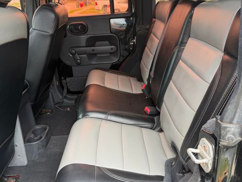 Used 2007 Jeep Wrangler Unlimited X AWD/4WD image 13