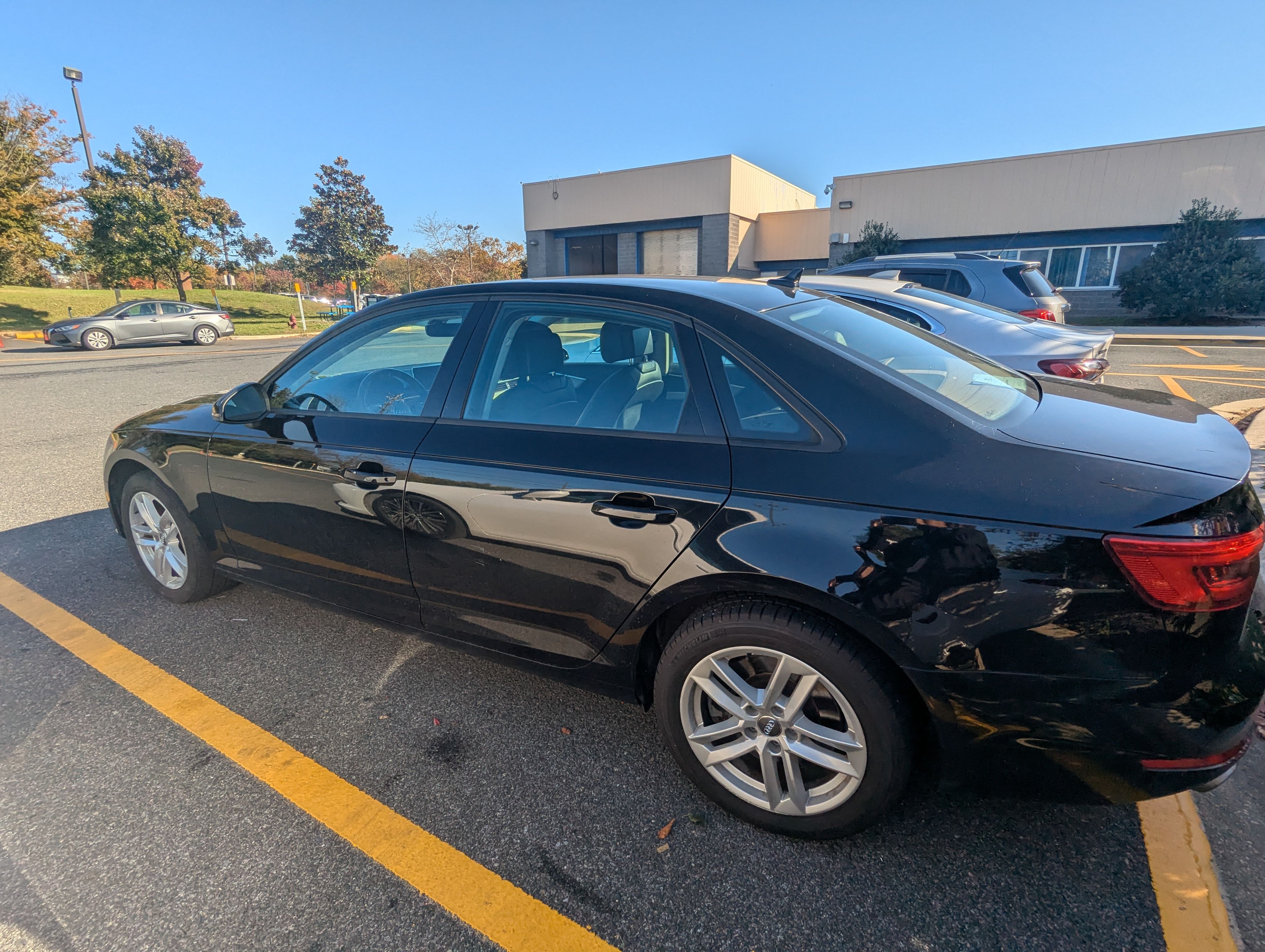 Used 2017 Audi A4 2.0T Premium w/ Audi MMI Navigation Plus FWD image 5