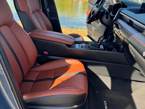 Used 2023 MAZDA CX-50 Meridian Edition w/ Apex Package image 23