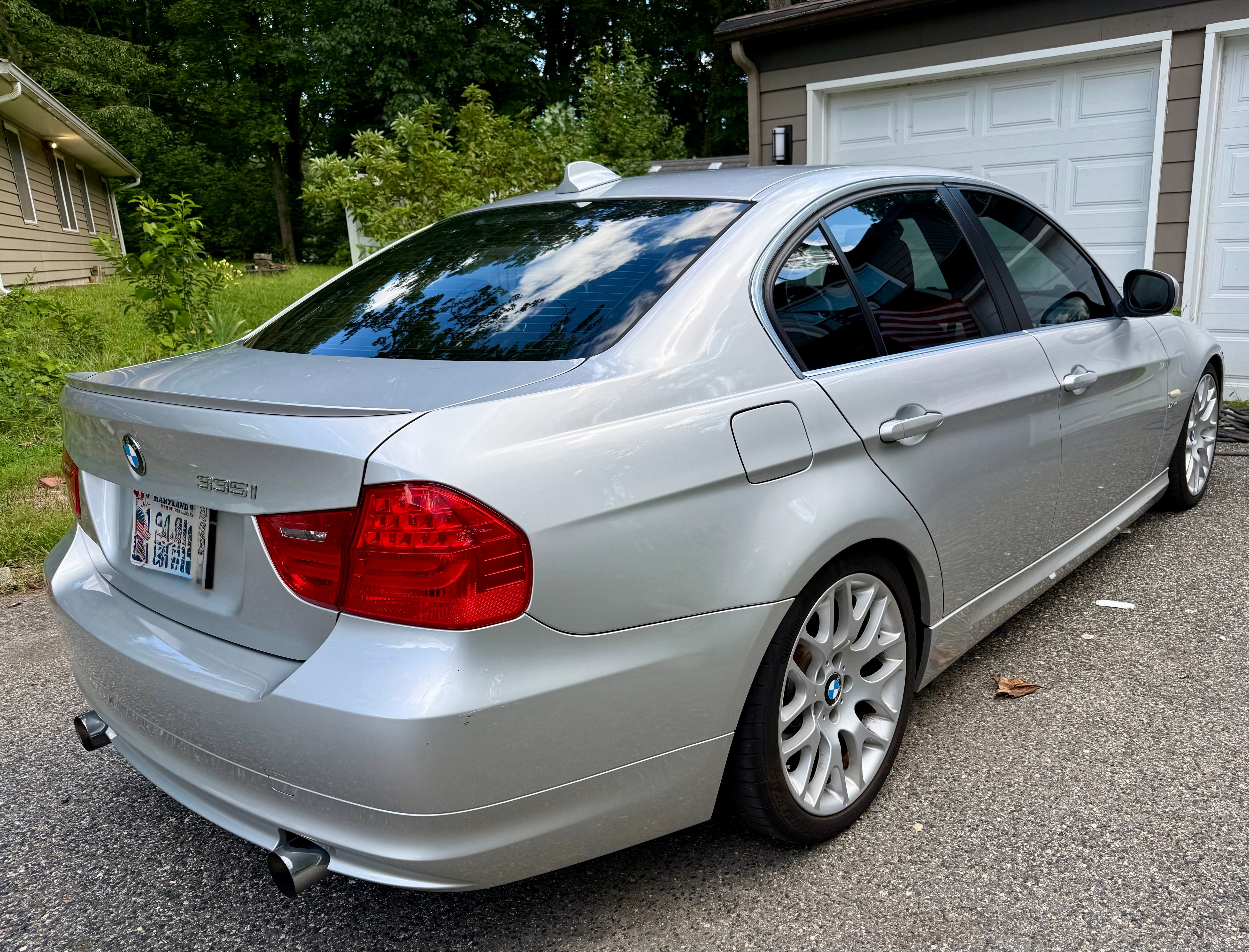 Used 2009 BMW 335i xDrive Sedan AWD/4WD image 4