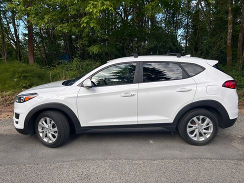Used 2019 Hyundai Tucson Value FWD image 2