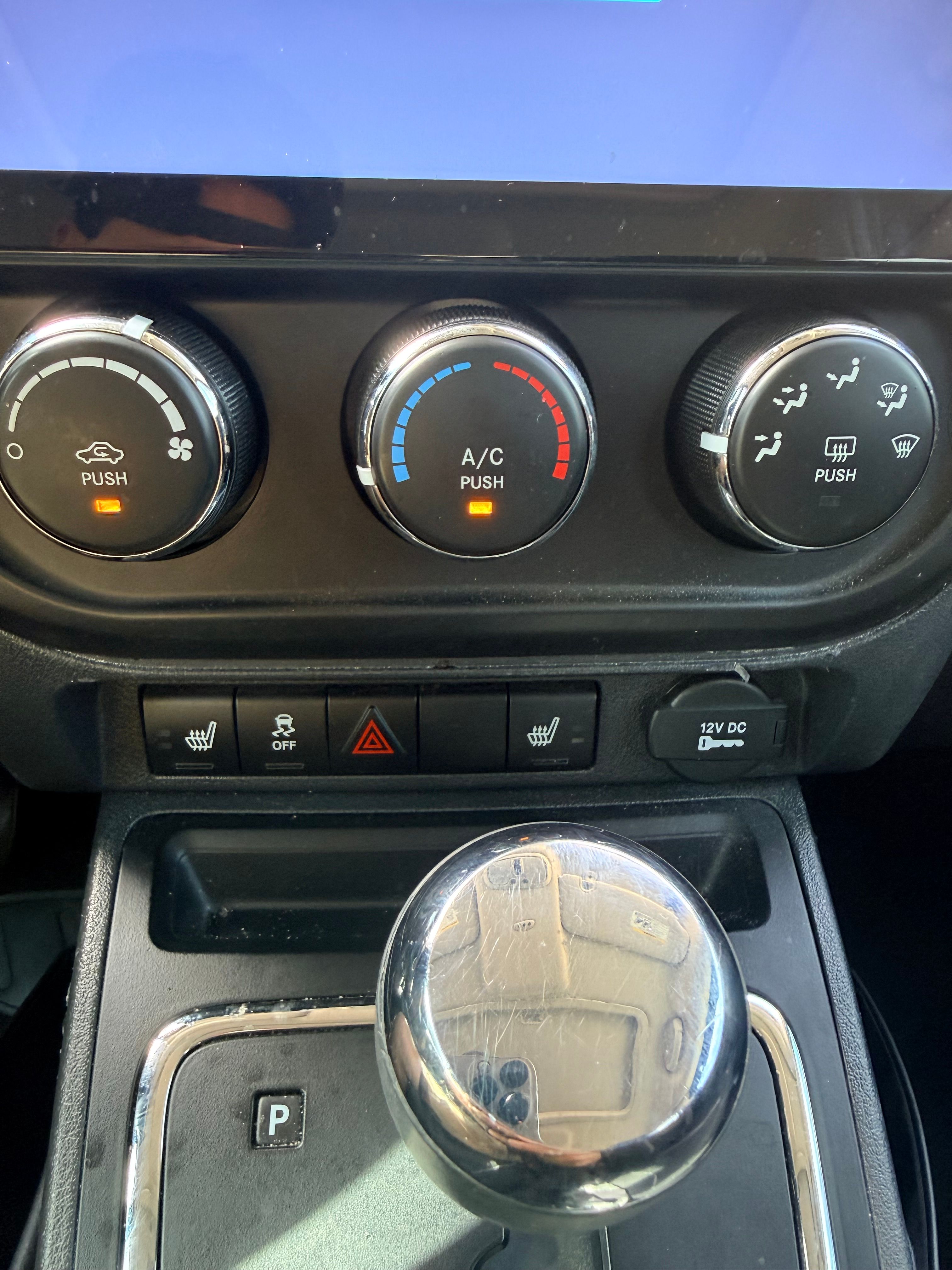 Used 2016 Jeep Patriot High Altitude FWD image 12