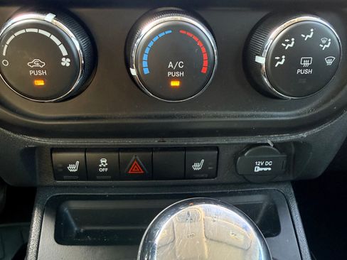 Used 2016 Jeep Patriot High Altitude FWD image 12