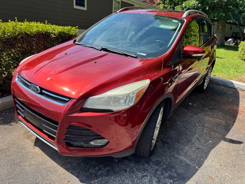 Used 2014 Ford Escape Titanium FWD image 2